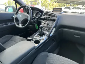 Peugeot  3008 1.6 HDI 110ch 